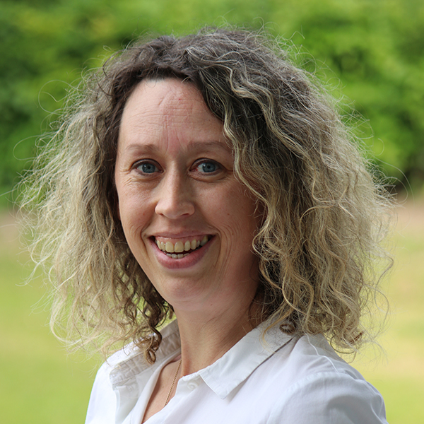 <a href="https://www.linkedin.com/in/patricia-van-montfort/" title="Bekijk het LinkedIn profiel van Patricia van Montfort" target="_blank"><i class="fa fa-linkedin-square"></i></a> Patricia van Montfort